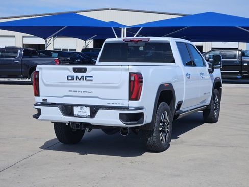 New 2026 GMC Sierra 2500 Denali Ultimate AWD/4WD image 3