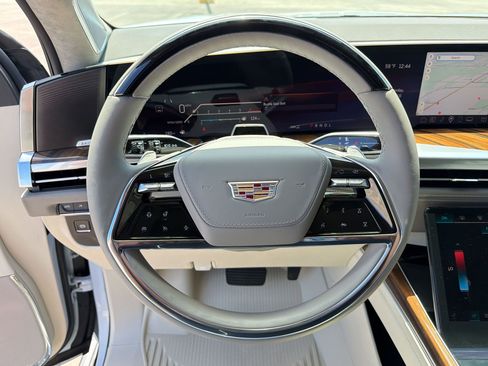 Used 2026 Cadillac Escalade Platinum Sport w/ LPO, Floor Liner Package image 17