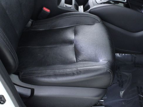 Used 2017 Nissan Rogue SL w/ SL Premium Package image 16