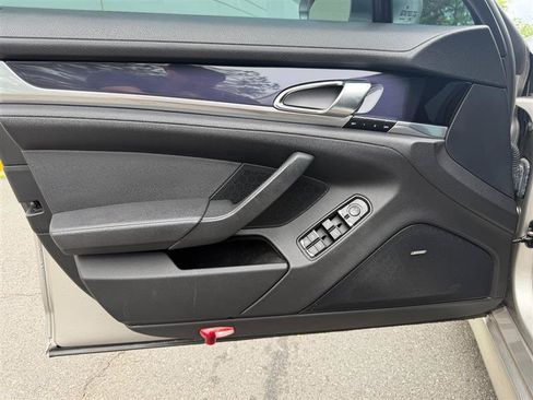 Used 2011 Porsche Panamera image 26