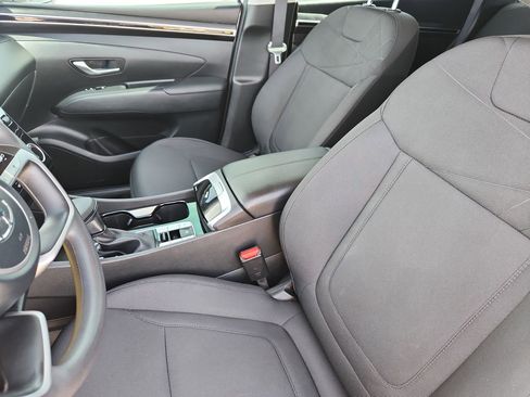 Used 2023 Hyundai Tucson SE image 16