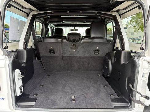 Used 2021 Jeep Wrangler Unlimited Sahara AWD/4WD image 28