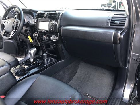 Used 2019 Toyota 4Runner TRD Off-Road Premium AWD/4WD image 25
