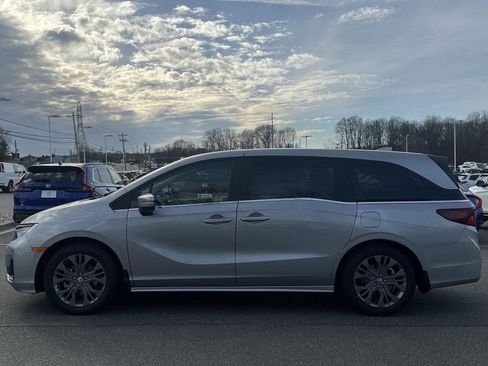 New 2026 Honda Odyssey Elite image 2