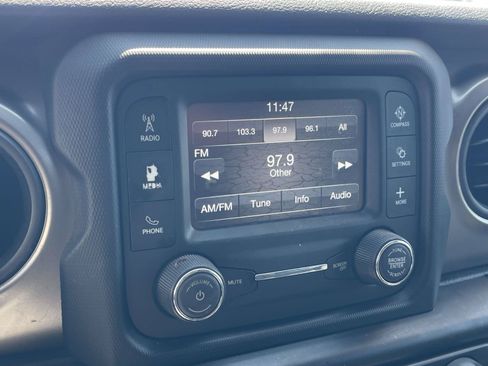 Used 2018 Jeep Wrangler Unlimited Sport S AWD/4WD image 26