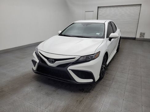 Used 2023 Toyota Camry SE image 15