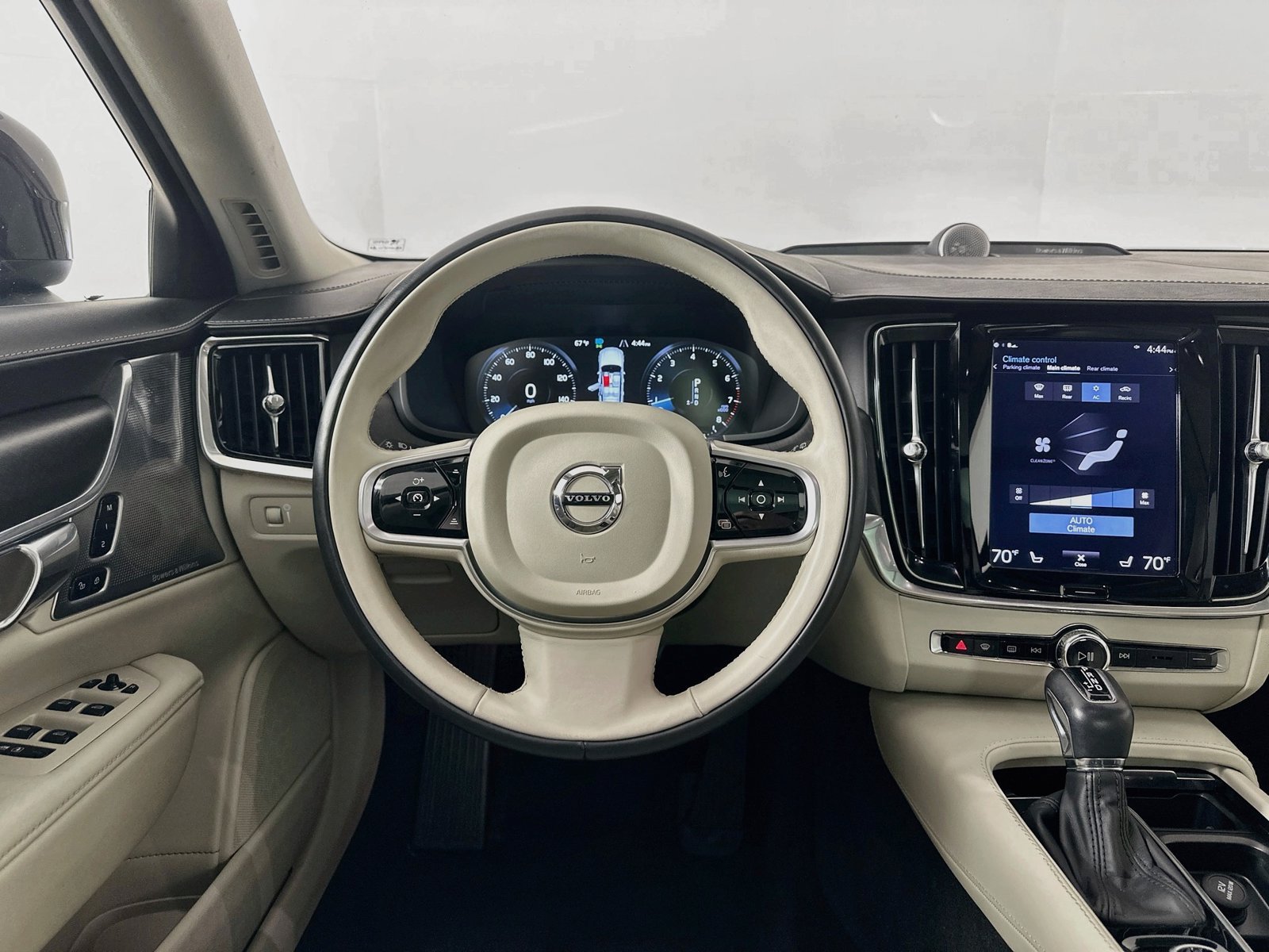 Used 2017 Volvo V90 T6 Cross Country AWD/4WD image 15