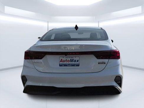 Used 2024 Kia Forte LXS FWD image 4