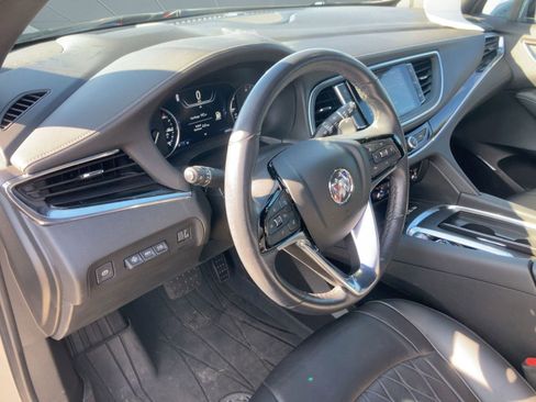 Used 2023 Buick Enclave Avenir image 4