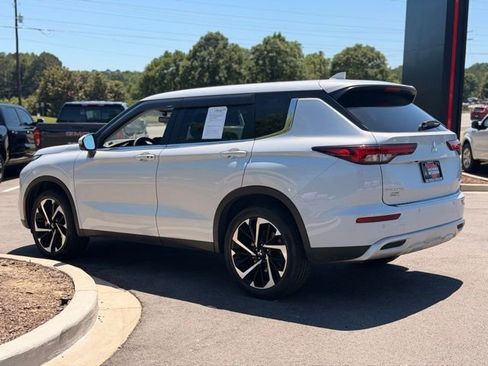 Used 2024 Mitsubishi Outlander SE AWD/4WD image 9