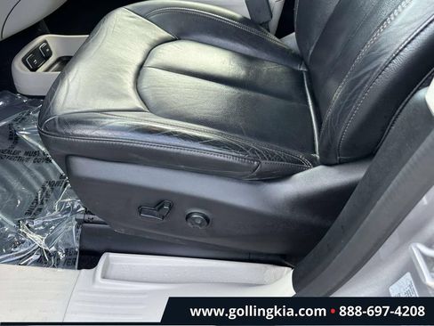 Used 2017 Chrysler Pacifica Touring-L w/ Tire & Wheel Group FWD image 17