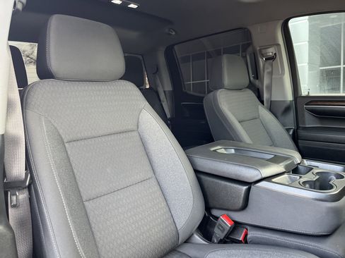 Used 2023 GMC Sierra 1500 Elevation image 17