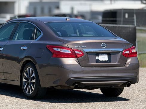 Used 2017 Nissan Altima 2.5 SV image 12