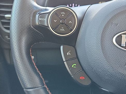 Used 2018 Kia Soul ! FWD image 23