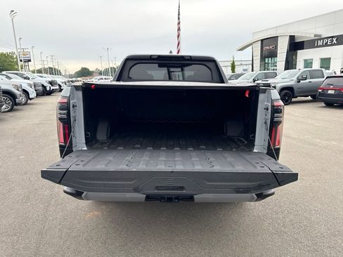 Used 2025 GMC Sierra EV Denali AWD/4WD image 29