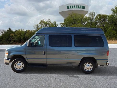 Used 2012 Ford E-150 and Econoline 150 XLT image 3