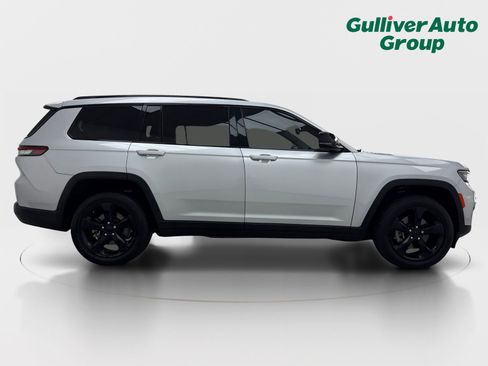 Used 2021 Jeep Grand Cherokee L Laredo RWD image 10