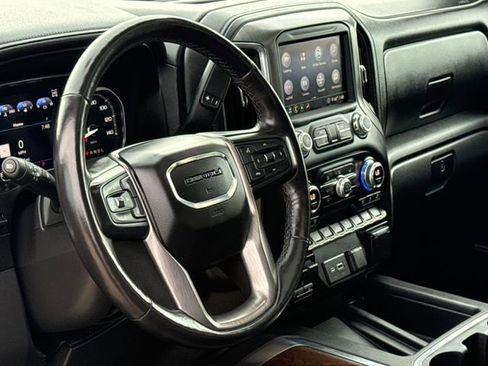 Used 2020 GMC Sierra 1500 Denali w/ Denali Ultimate Package AWD/4WD image 18
