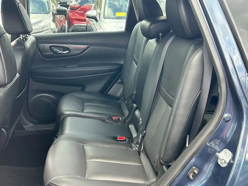 Used 2015 Nissan Rogue SL image 9