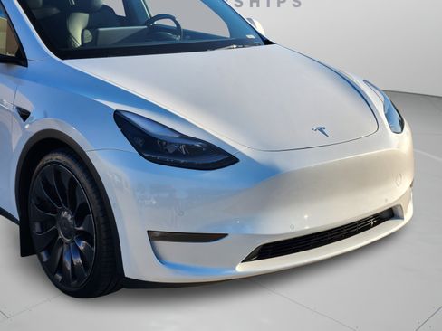 Used 2022 Tesla Model Y Performance AWD/4WD image 34