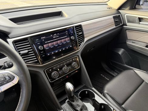 Used 2022 Volkswagen Atlas SEL image 16