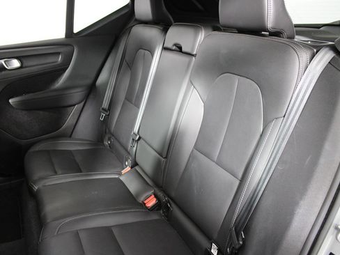 Used 2024 Volvo XC40 B5 Core AWD/4WD image 25