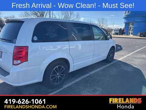 Used 2017 Dodge Grand Caravan SE image 7