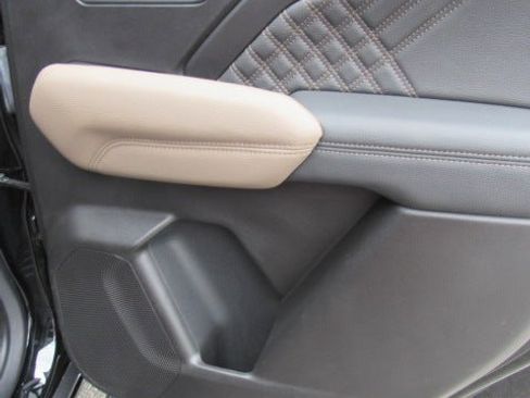 Certified 2025 GMC Canyon Denali AWD/4WD image 12