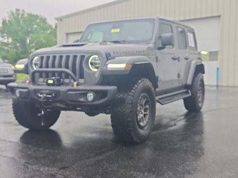 Used 2022 Jeep Wrangler Unlimited Rubicon w/ Xtreme Recon 35" Tire Package AWD/4WD image 3