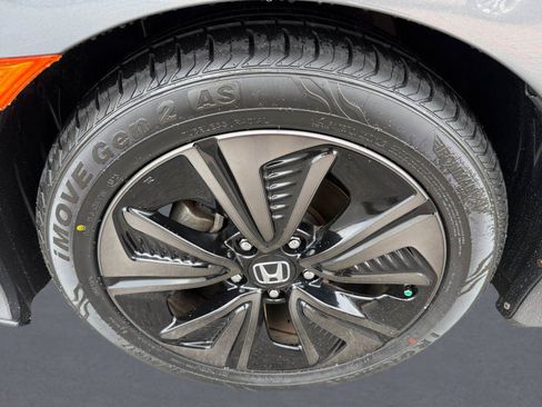 Used 2019 Honda Civic EX image 9