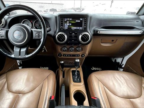 Used 2017 Jeep Wrangler Unlimited Sahara w/ Connectivity Group image 16