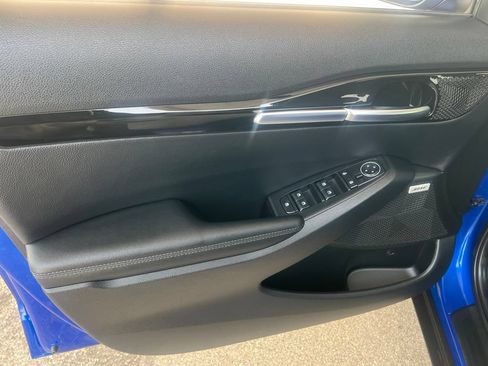 Certified 2023 Kia Seltos SX w/ SX Sunroof Package AWD/4WD image 7
