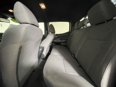 Used 2019 Toyota Tacoma TRD Sport w/ Technology Package AWD/4WD image 10