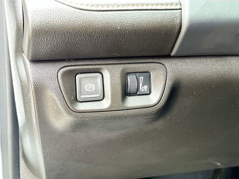 Used 2023 GMC Acadia AT4 w/ Preferred Package AWD/4WD image 10
