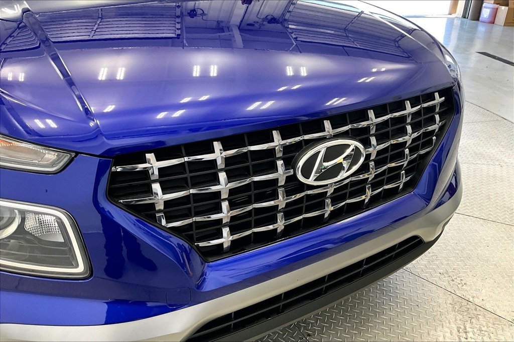 Used 2024 Hyundai Venue SEL FWD image 29