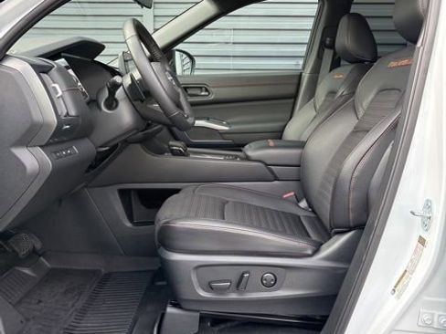 Used 2025 Nissan Pathfinder Rock Creek image 5