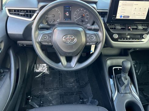 Used 2025 Toyota Corolla LE image 14