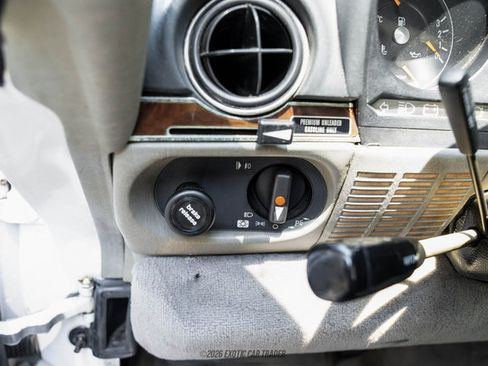 Used 1988 Mercedes-Benz 560 SL image 40