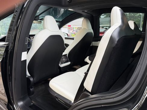 Used 2023 Tesla Model X AWD/4WD image 29