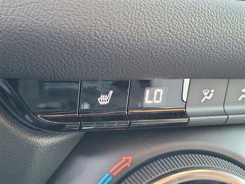 Used 2025 Chevrolet Blazer LT w/ Convenience Package image 33