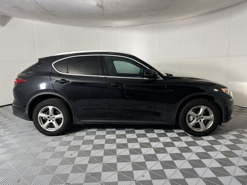 Used 2019 Alfa Romeo Stelvio AWD image 9