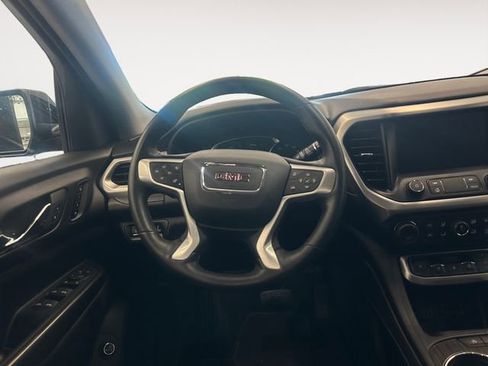Used 2023 GMC Acadia SLT w/ Elevation Edition FWD image 12