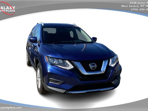 Used 2019 Nissan Rogue SV image 3