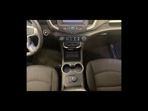Used 2022 GMC Terrain SLE FWD image 16