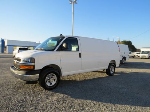 New 2026 Chevrolet Express 3500 Extended w/ Driver Convenience Package RWD image 20