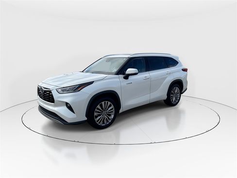 Used 2020 Toyota Highlander Limited Platinum image 4