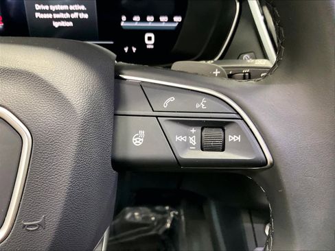 Used 2025 Audi Q5 2.0T Premium w/ Convenience Plus Package image 21