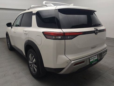 Used 2022 Nissan Pathfinder SL FWD image 5