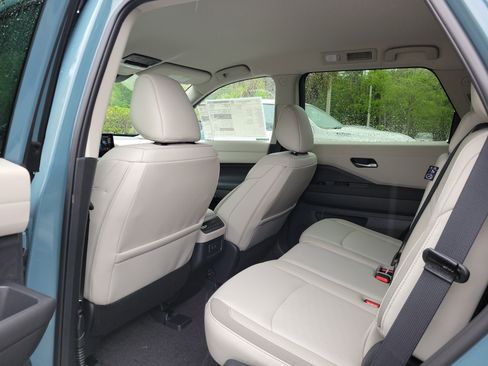 New 2026 Nissan Pathfinder SL FWD image 13