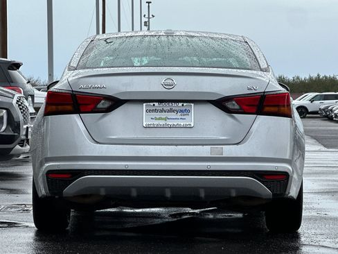 Certified 2022 Nissan Altima 2.5 SV image 5